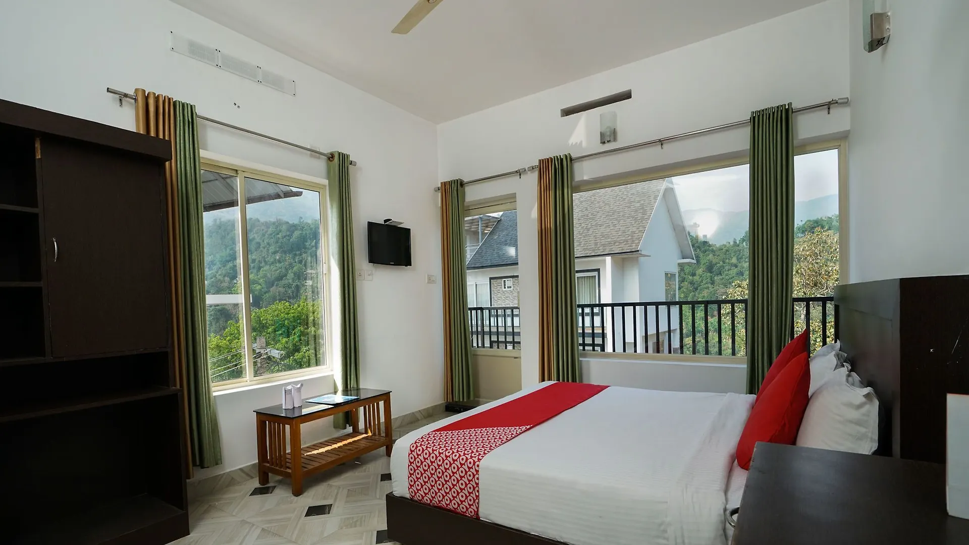 Oyo 13434 Hotel Hill Top Munnar 2*,