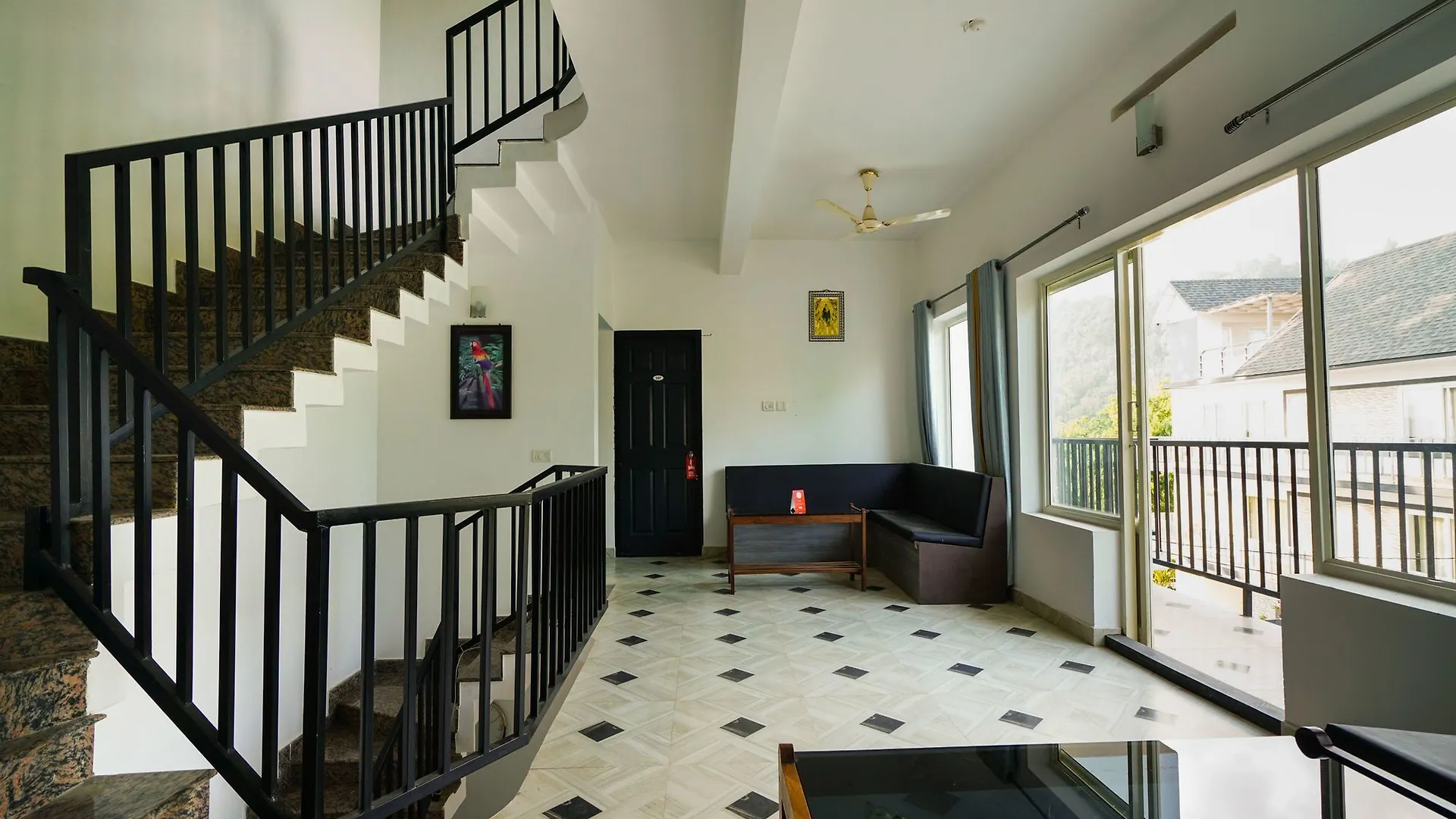 Oyo 13434 Hotel Hill Top contacts