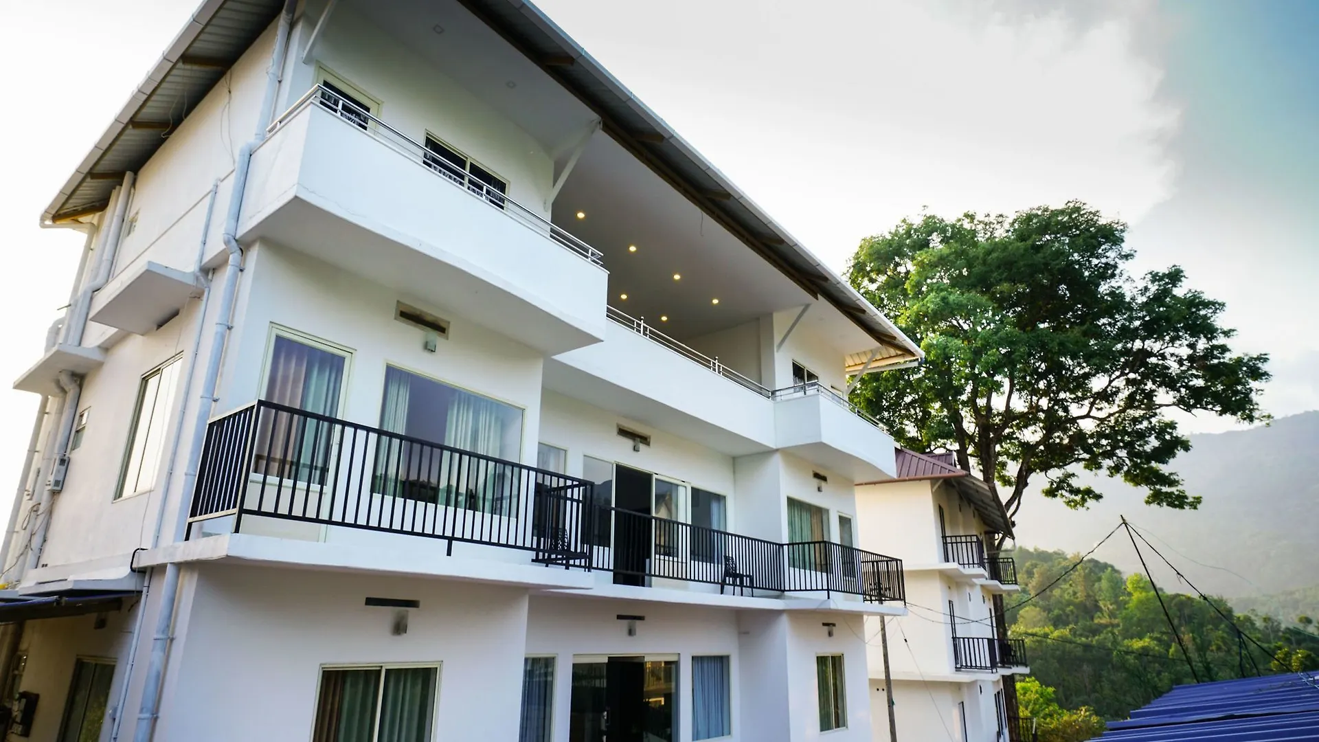 Oyo 13434 Hotel Hill Top Munnar